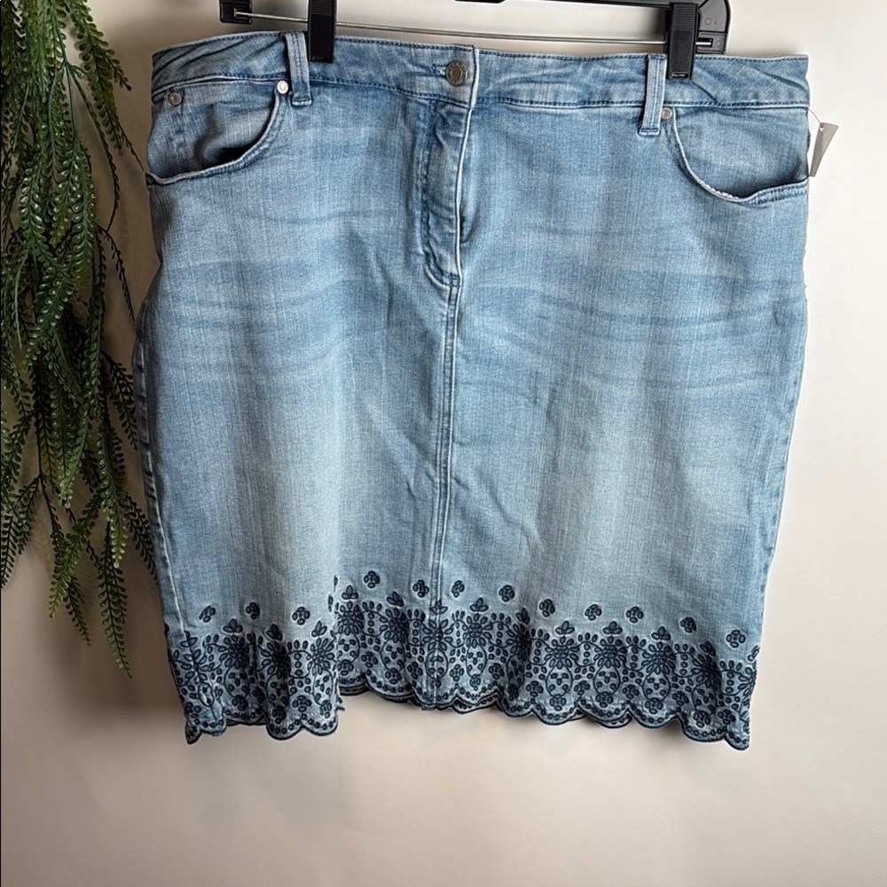 Talbots Blue and Black Mini Skirt Chic and Versatile